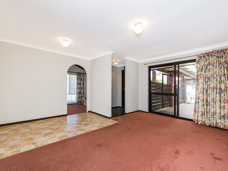 12 Essex Street, Forrestfield WA 6058