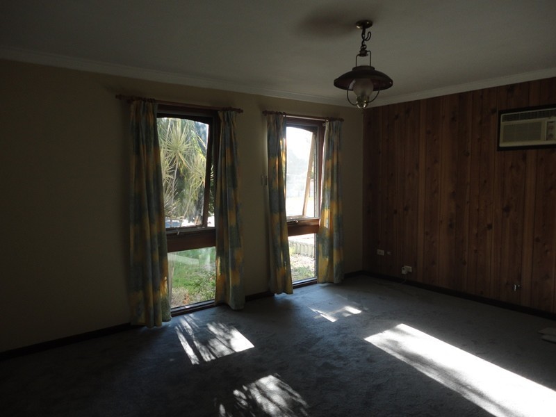 5 Bugendore Street, Maida Vale WA 6057