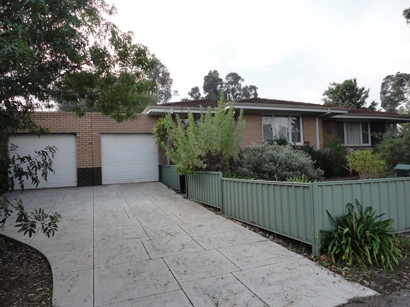 2 Traylen Road, Kalamunda WA 6076