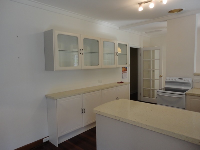 2 Traylen Road, Kalamunda WA 6076