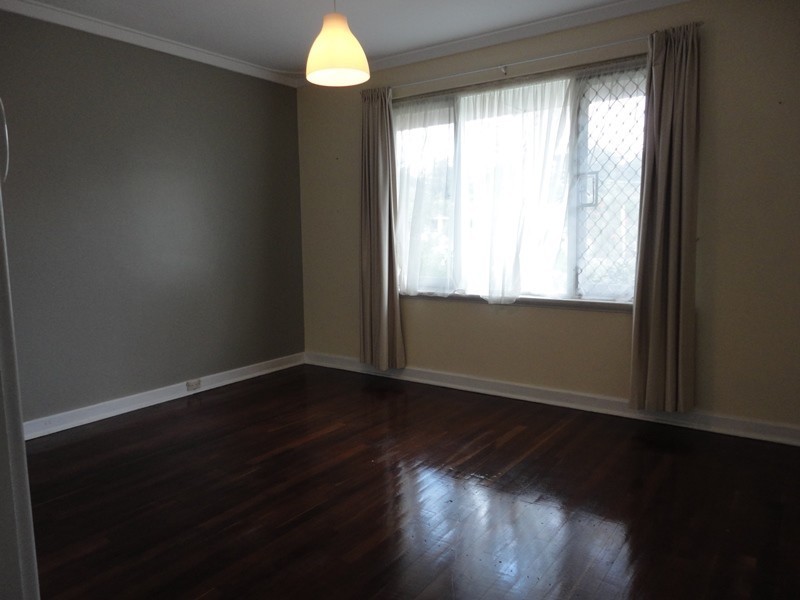 2 Traylen Road, Kalamunda WA 6076