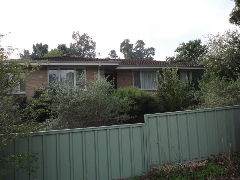 2 Traylen Road, Kalamunda WA 6076