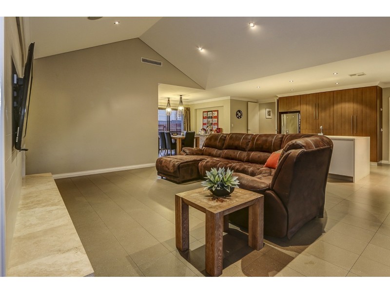 20 Woodview Retreat, Lesmurdie WA 6076