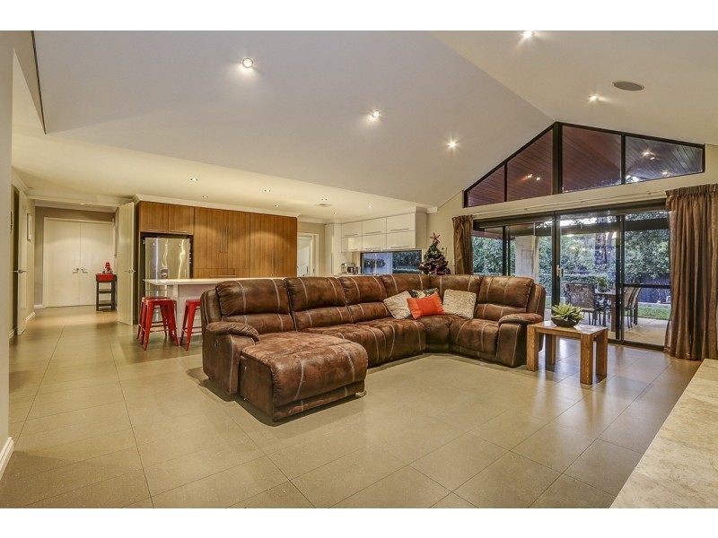 20 Woodview Retreat, Lesmurdie WA 6076