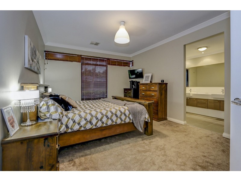 20 Woodview Retreat, Lesmurdie WA 6076