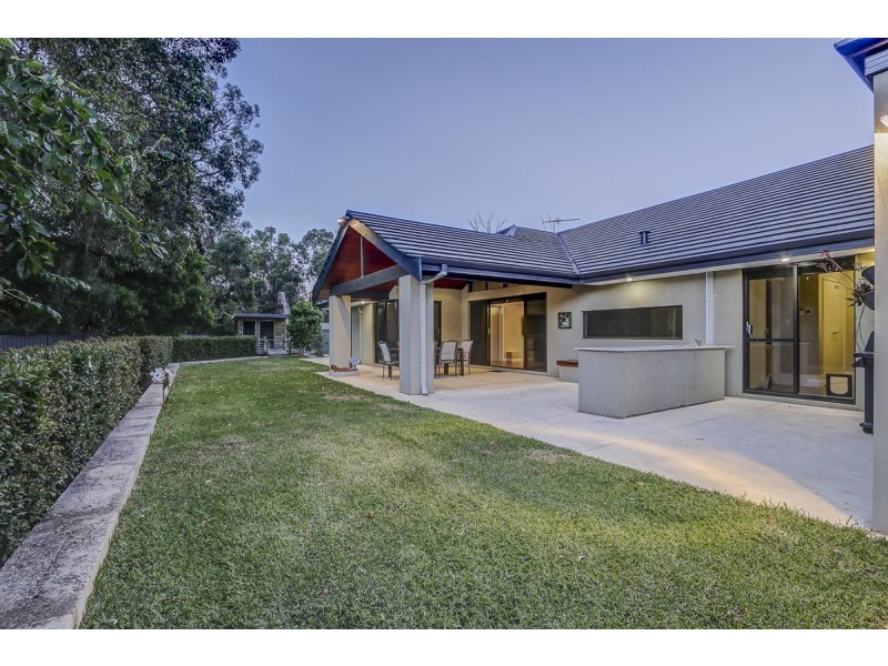 20 Woodview Retreat, Lesmurdie WA 6076