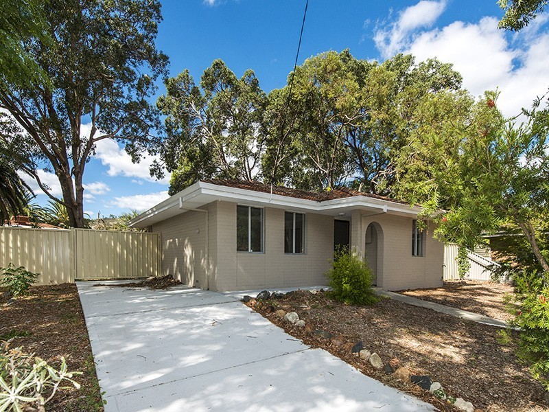 9 Guava Court, Forrestfield WA 6058