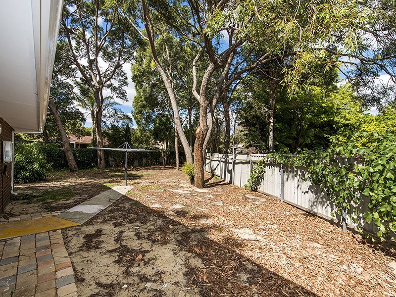 9 Guava Court, Forrestfield WA 6058