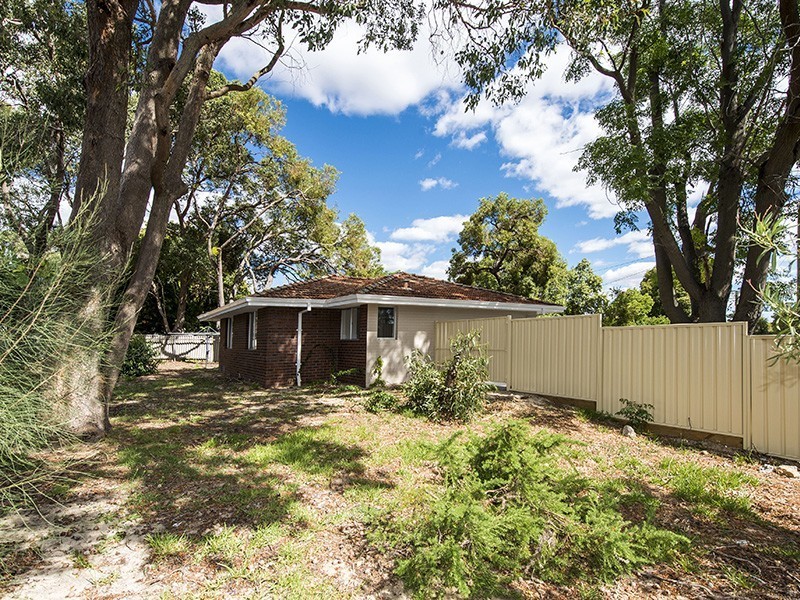 9 Guava Court, Forrestfield WA 6058
