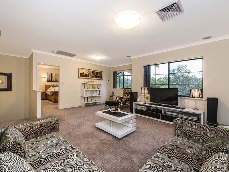 114 John Farrant Drive, Gooseberry Hill WA 6076