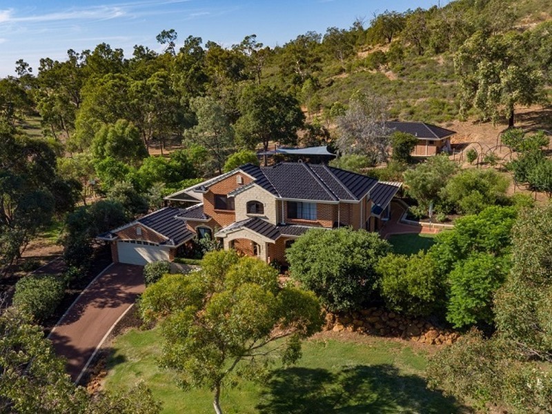114 John Farrant Drive, Gooseberry Hill WA 6076