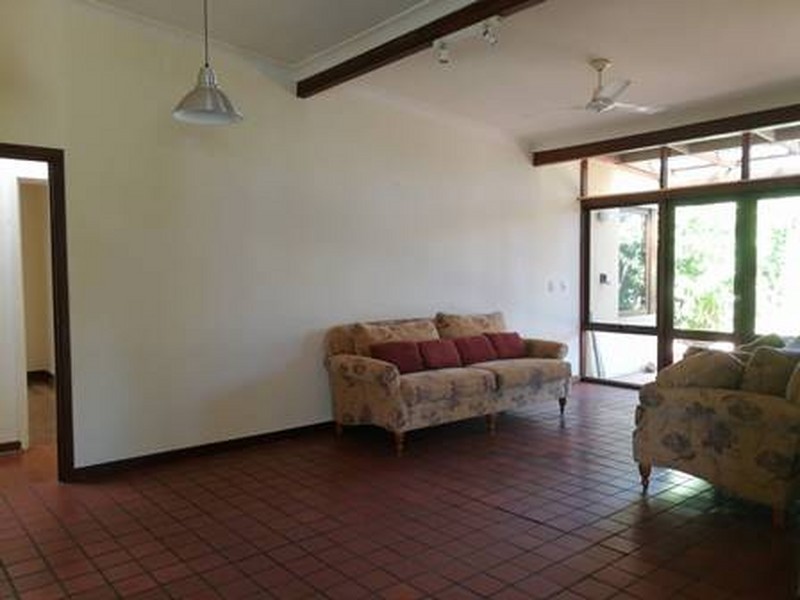 19 Walbeck road, Kalamunda WA 6076