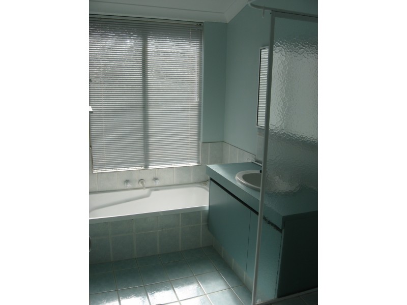 23 Emerald Court, Maida Vale WA 6057