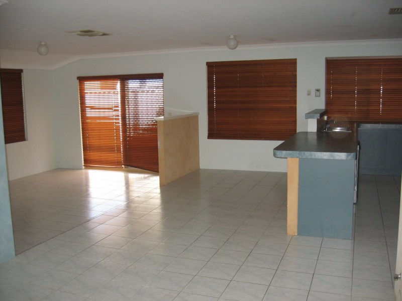 23 Emerald Court, Maida Vale WA 6057