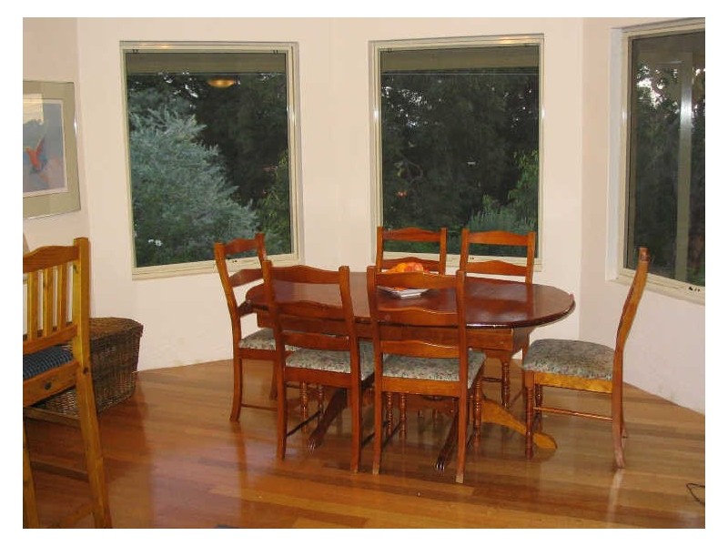 6 Shasta Road, Lesmurdie WA 6076