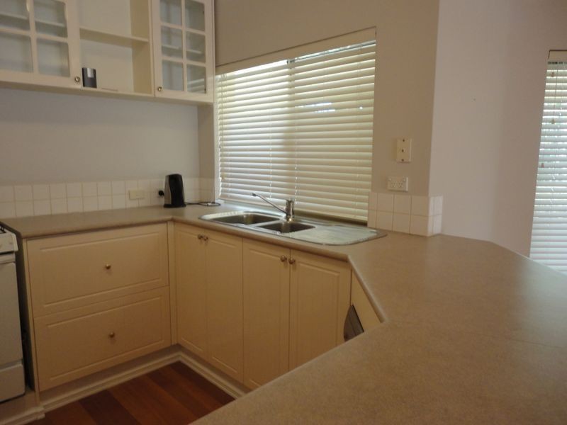 6 Shasta Road, Lesmurdie WA 6076