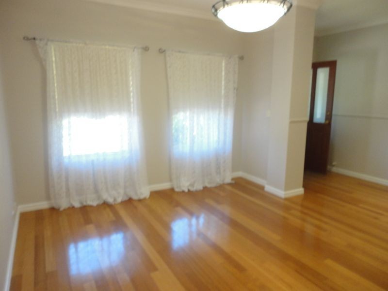 6 Shasta Road, Lesmurdie WA 6076