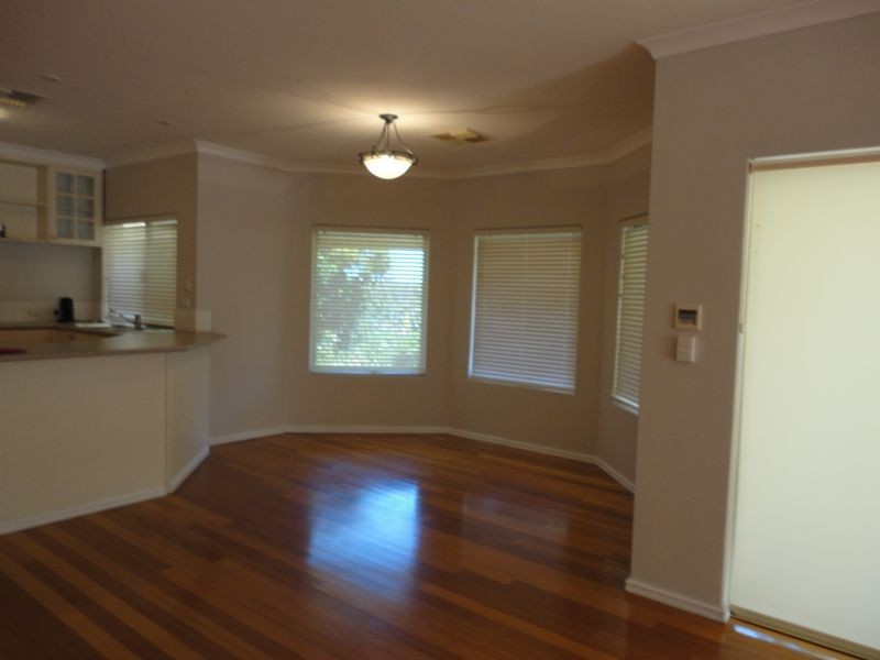 6 Shasta Road, Lesmurdie WA 6076