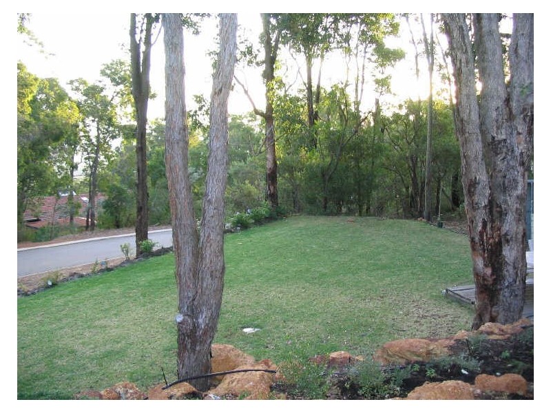 6 Shasta Road, Lesmurdie WA 6076