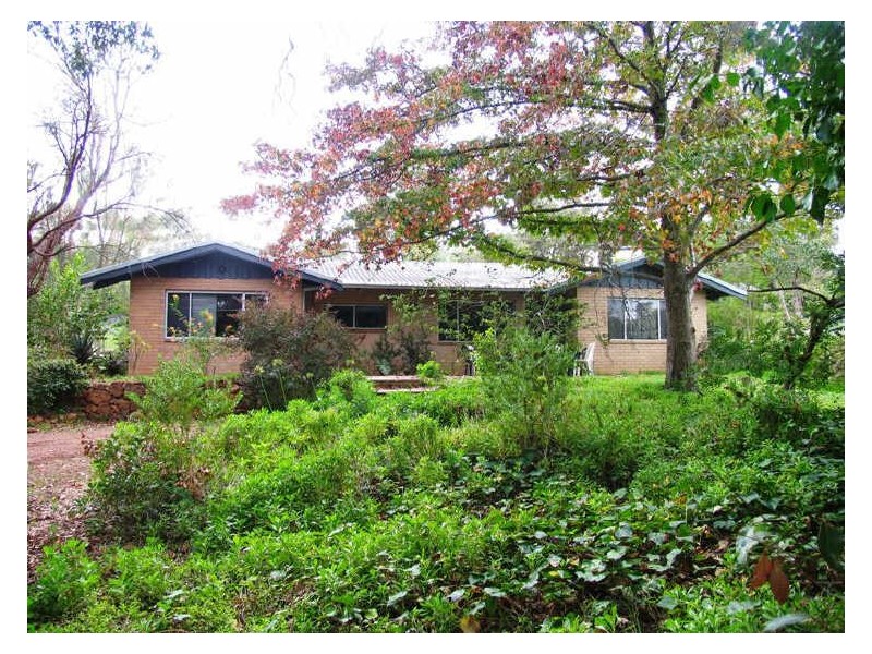 85 Canning Road, Kalamunda WA 6076