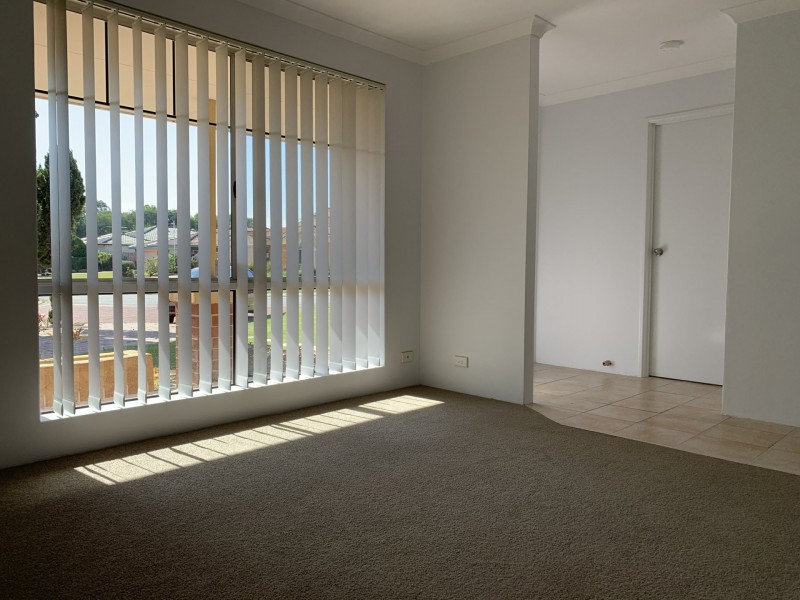 11 Pyrite Court, Forrestfield WA 6058
