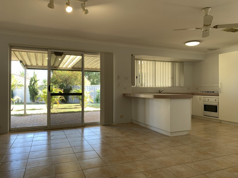 11 Pyrite Court, Forrestfield WA 6058