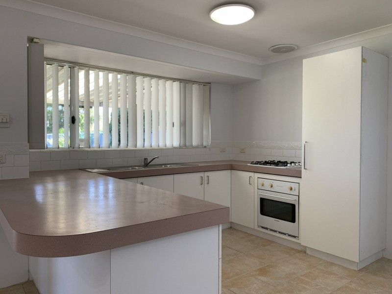 11 Pyrite Court, Forrestfield WA 6058