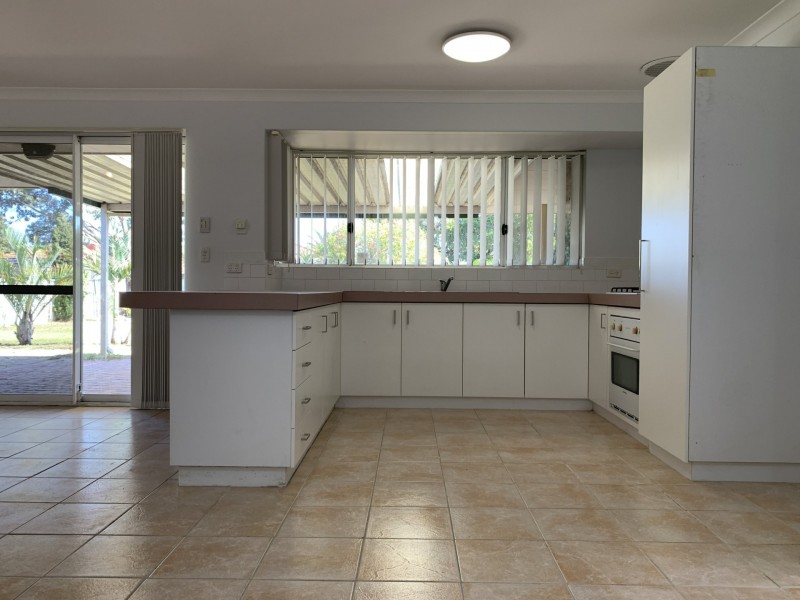 11 Pyrite Court, Forrestfield WA 6058