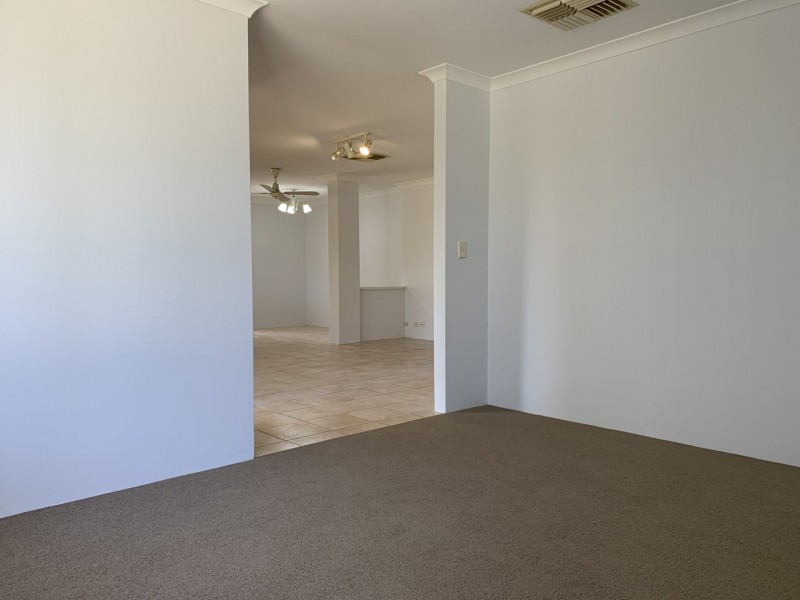 11 Pyrite Court, Forrestfield WA 6058