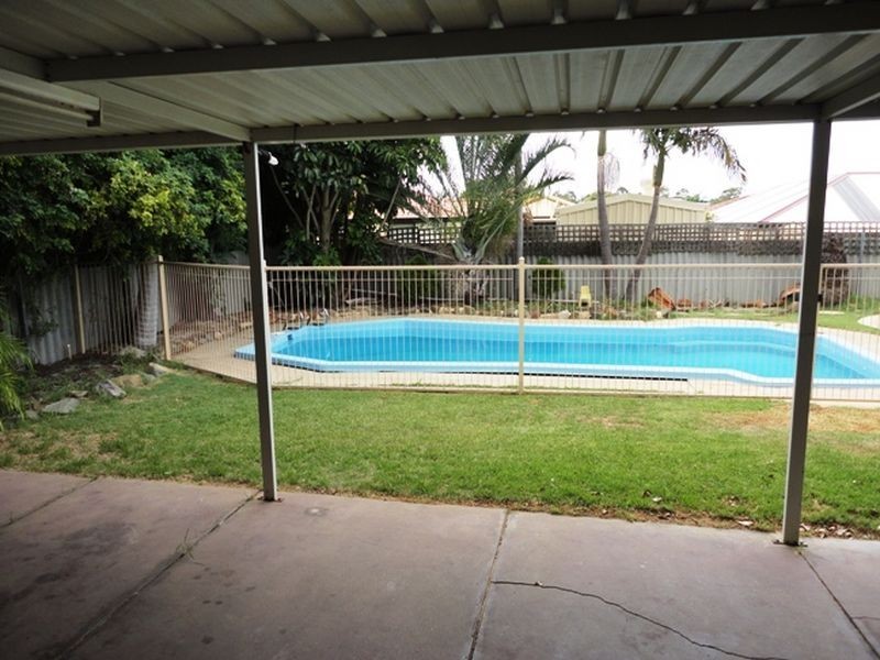 20 Kathleen Close, Maida Vale WA 6057