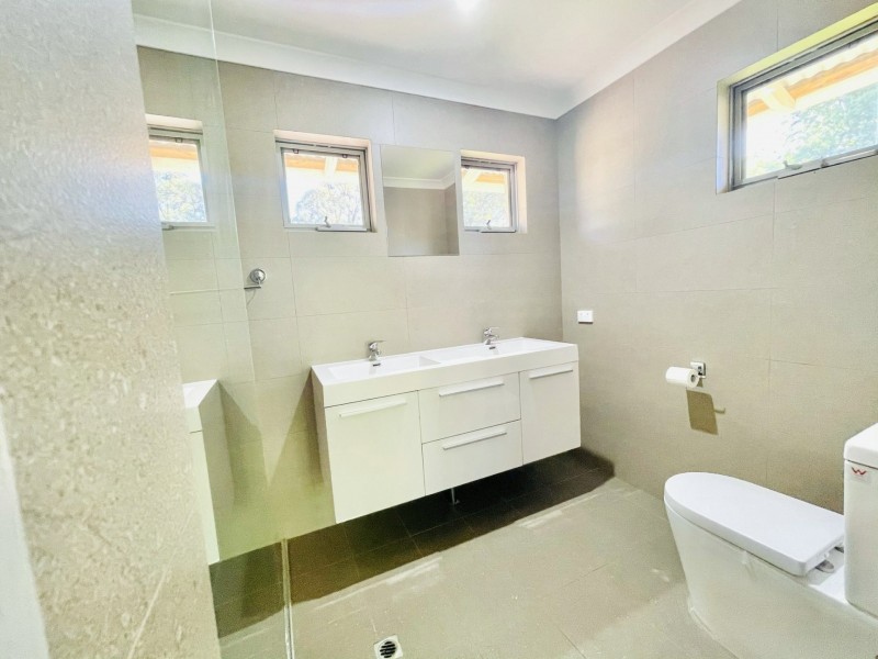 64 Orangedale Road, Lesmurdie WA 6076