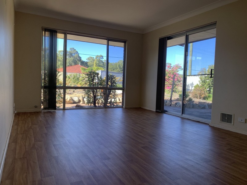 4 Hale Road, Forrestfield WA 6058