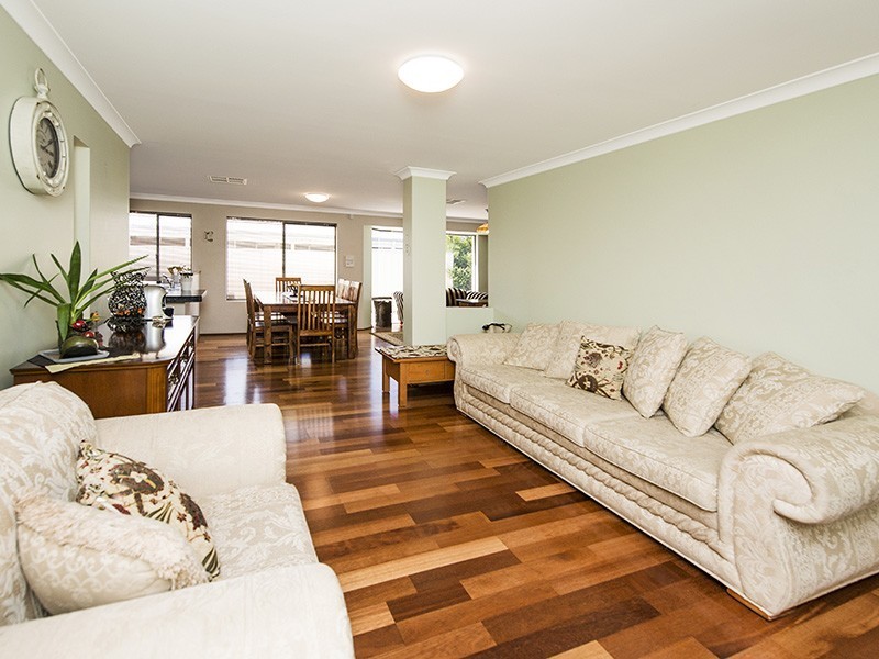 23 St John Road, Wattle Grove WA 6107