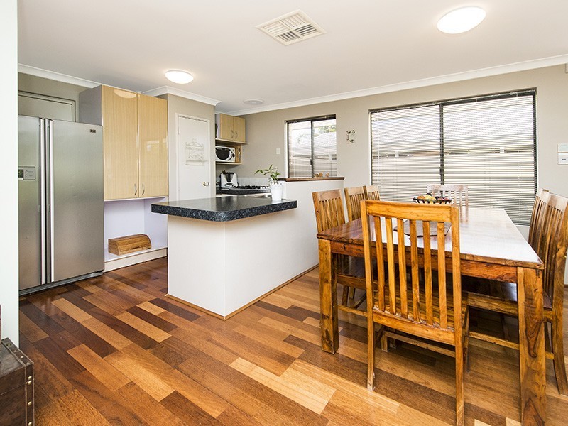 23 St John Road, Wattle Grove WA 6107