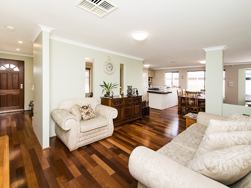 23 St John Road, Wattle Grove WA 6107