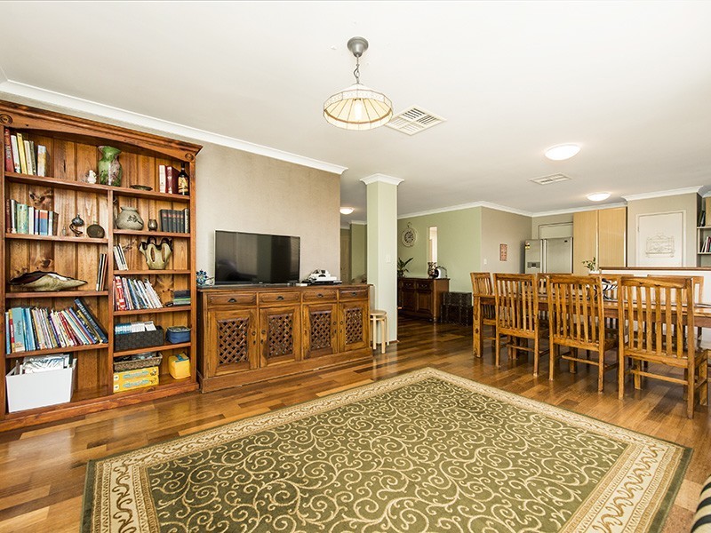 23 St John Road, Wattle Grove WA 6107