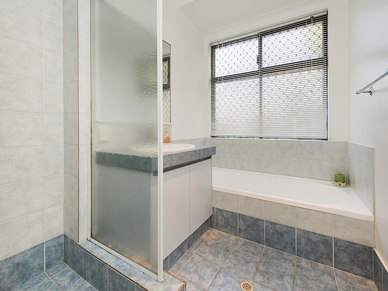 23 St John Road, Wattle Grove WA 6107