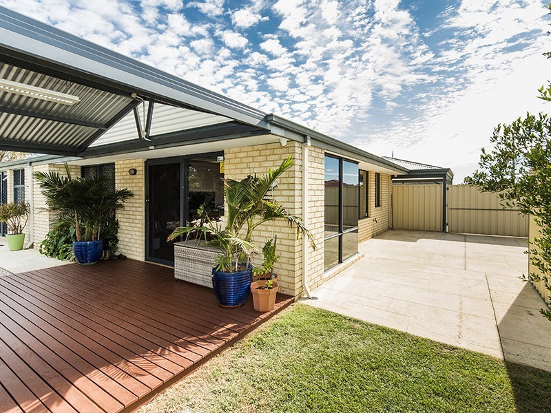 23 St John Road, Wattle Grove WA 6107