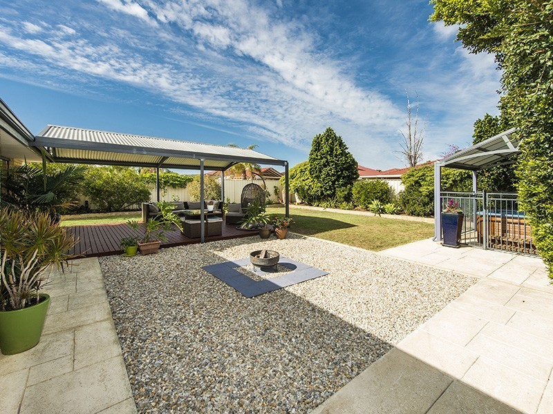 23 St John Road, Wattle Grove WA 6107