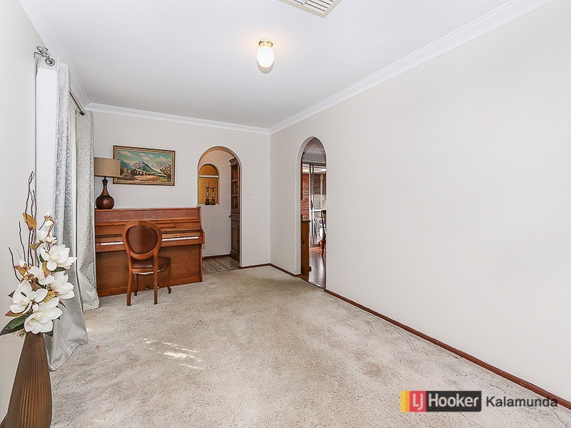 11 Agati Place, Forrestfield WA 6058