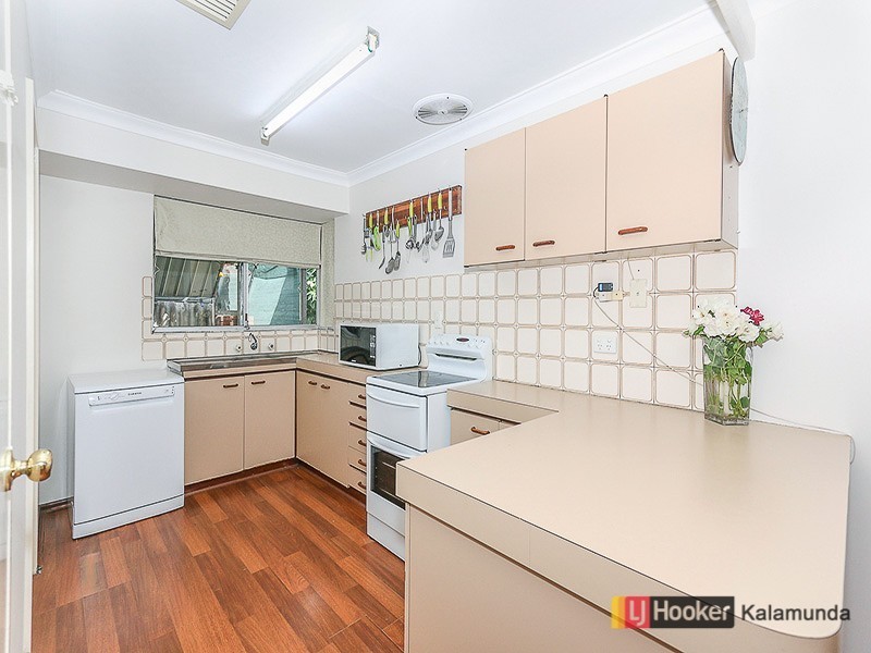 11 Agati Place, Forrestfield WA 6058