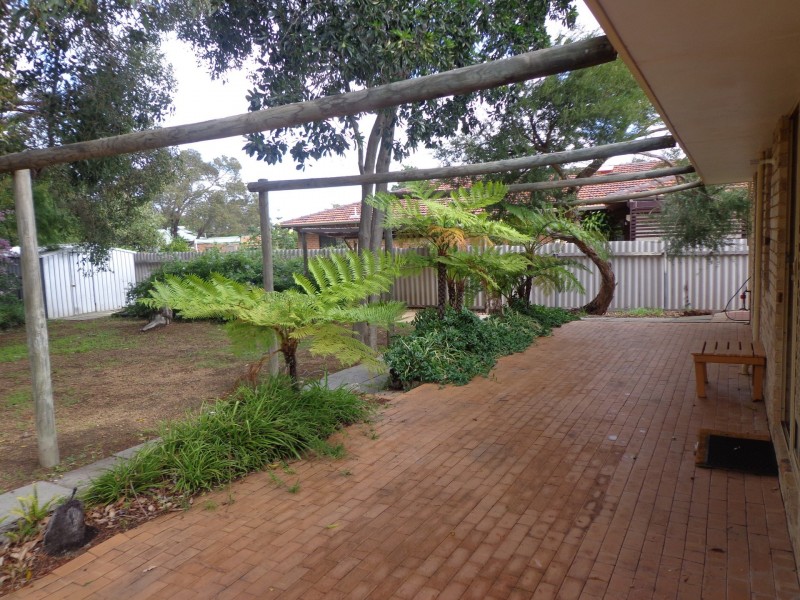 7 Phillip Grove, Kalamunda WA 6076