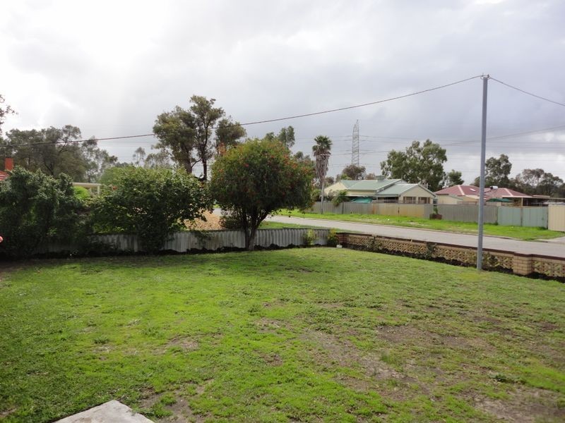 13 Brown Street, Middle Swan WA 6056