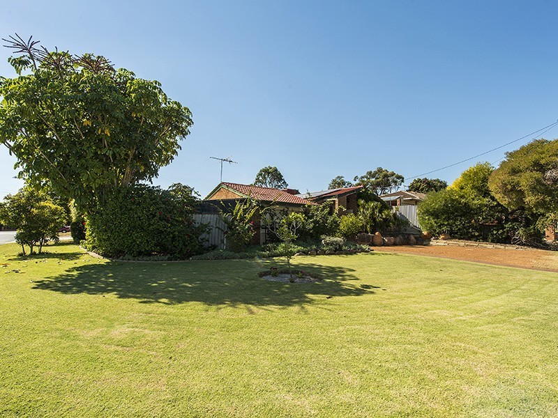 1 Bellbird Court, High Wycombe WA 6057