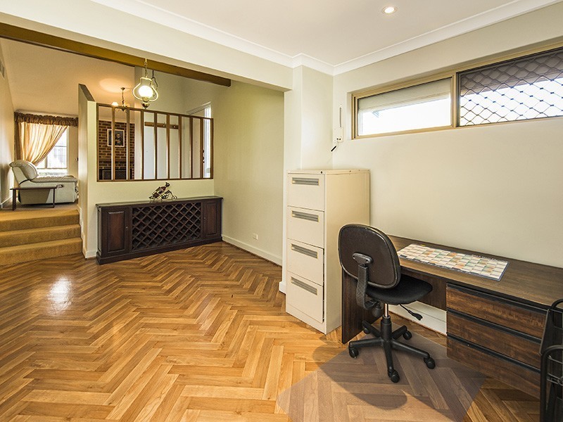 1 Bellbird Court, High Wycombe WA 6057