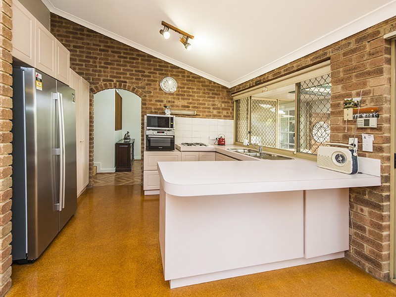 1 Bellbird Court, High Wycombe WA 6057