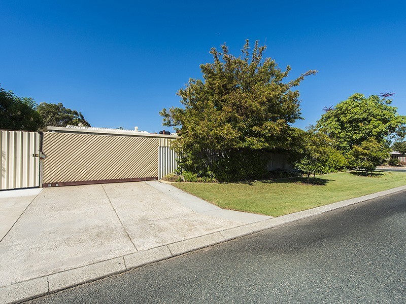 1 Bellbird Court, High Wycombe WA 6057