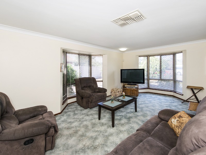 56 Calluna Way, Forrestfield WA 6058