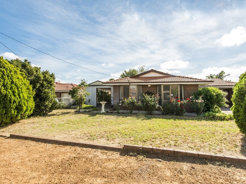 56 Calluna Way, Forrestfield WA 6058