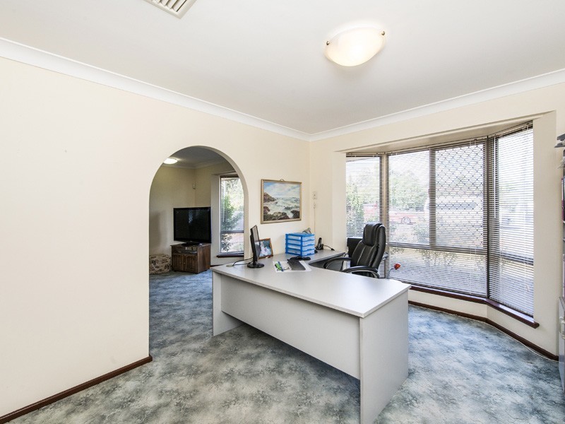 56 Calluna Way, Forrestfield WA 6058